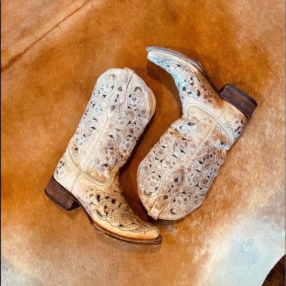 Corral Snip Toed Boots